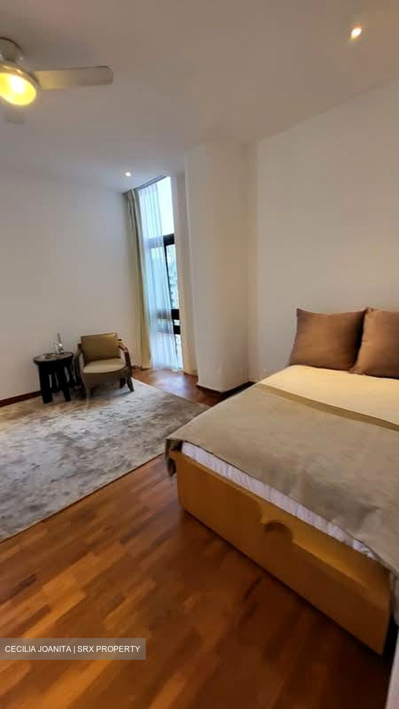 The Colonnade (D10), Condominium #566111411